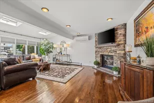 41 Jefferson Pl, Massapequa, NY 11758 - Photo 14