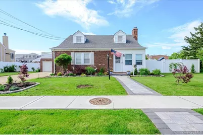 48 W 3rd Street, Freeport, NY 11520 - Photo 40