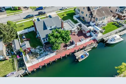 48 W 3rd Street, Freeport, NY 11520 - Photo 32