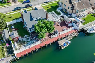 48 W 3rd St, Freeport, NY 11520 - Photo 32