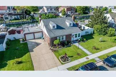 48 W 3rd Street, Freeport, NY 11520 - Photo 38
