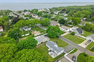 38 Argyle Dr, Shirley, NY 11967 - Photo 38