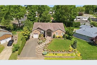 9 Robert Circle, Syosset, NY 11791 - Photo 26
