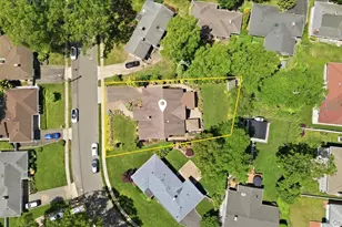 9 Robert Cir, Syosset, NY 11791 - Photo 28