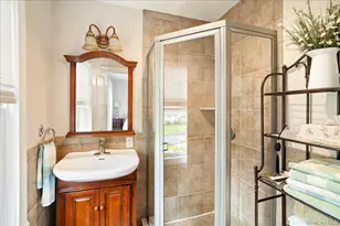 9 Robert Cir, Syosset, NY 11791 - Photo 14
