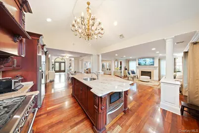9 Robert Circle, Syosset, NY 11791 - Photo 10
