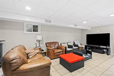 14 Chelsea Court, Freeport, NY 11520 - Photo 18