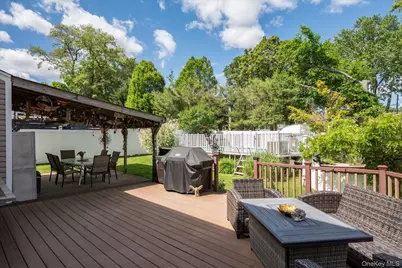 1400 Wagner Street, Wantagh, NY 11793 - Photo 26