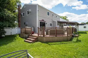 1400 Wagner St, Wantagh, NY 11793 - Photo 22