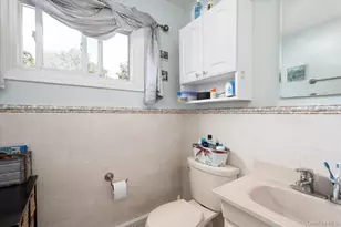 1400 Wagner St, Wantagh, NY 11793 - Photo 16