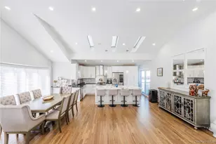 7 Dunhill Rd, Manhasset Hills, NY 11040 - Photo 8
