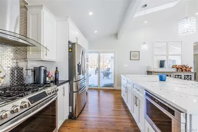 7 Dunhill Road, Manhasset Hills, NY 11040 - Photo 12