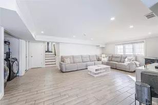 7 Dunhill Rd, Manhasset Hills, NY 11040 - Photo 28