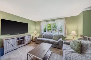 489 Carnation Dr, Shirley, NY 11967 - Photo 4
