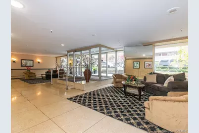 45 Hillpark Avenue #2L, Great Neck, NY 11021 - Photo 2
