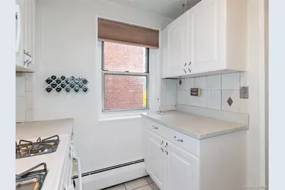 45 Hillpark Avenue #2L, Great Neck, NY 11021 - Photo 14