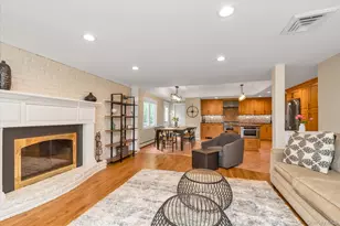 15 Bluff Cir, Hauppauge, NY 11788 - Photo 14