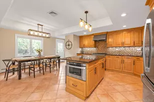 15 Bluff Cir, Hauppauge, NY 11788 - Photo 10
