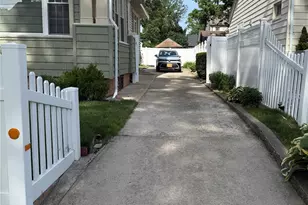 110-07 196th St, Saint Albans, NY 11412 - Photo 26