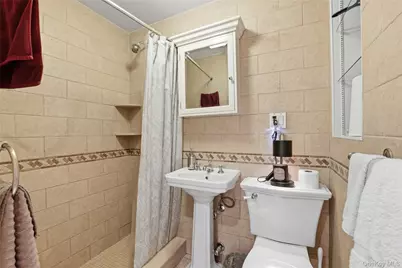 337 E 50th Street #2E, New York, NY 10022 - Photo 16