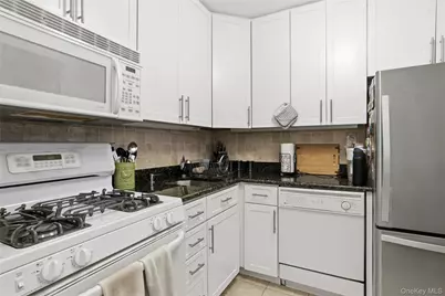 337 E 50th Street #2E, New York, NY 10022 - Photo 6