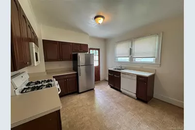 28 Sound Beach Avenue, Bayville, NY 11709 - Photo 8