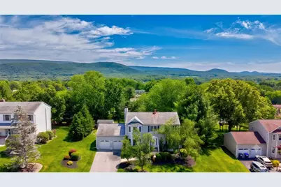 37 Clinton Drive, Washingtonville, NY 10992 - Photo 2