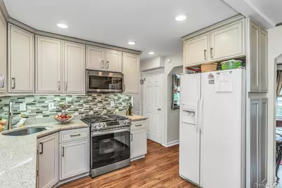 93 Gilroy Avenue, Uniondale, NY 11553 - Photo 10