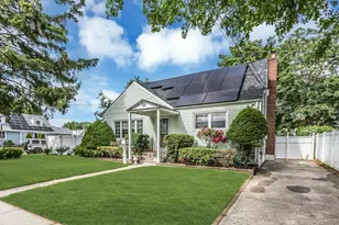 93 Gilroy Ave, Uniondale, NY 11553 - Photo 2