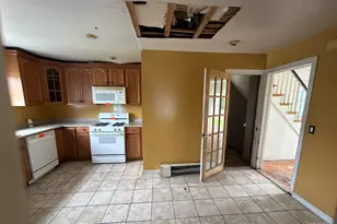 79 Elmwood Ave, Hempstead, NY 11550 - Photo 6