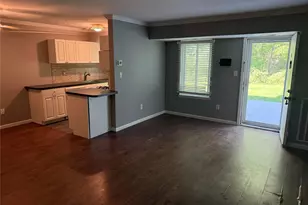5 Laramie Ct, Coram, NY 11727 - Photo 2