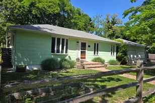 8 Hill St E, Wading River, NY 11792 - Photo 4