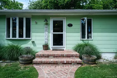 8 Hill Street E, Wading River, NY 11792 - Photo 2