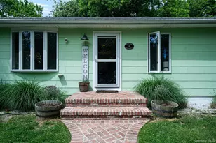 8 Hill St E, Wading River, NY 11792 - Photo 2