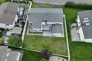 107 Beverly Rd, Massapequa, NY 11758 - Photo 38