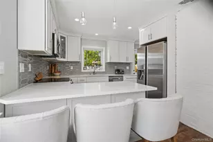 51 Fox Blvd, Massapequa, NY 11758 - Photo 16