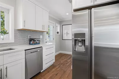 51 Fox Boulevard, Massapequa, NY 11758 - Photo 20