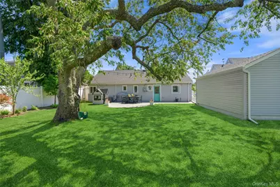 51 Fox Boulevard, Massapequa, NY 11758 - Photo 32