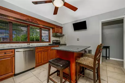 88 Bloomingdale Road, Levittown, NY 11756 - Photo 6