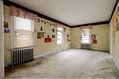 299 Tompkins Avenue, Yonkers, NY 10703 - Photo 12