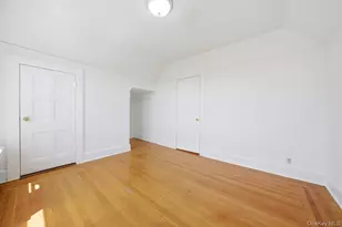 261 E 239th St, Bronx, NY 10470 - Photo 34