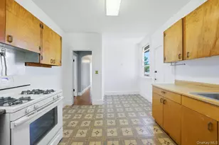 261 E 239th St, Bronx, NY 10470 - Photo 28