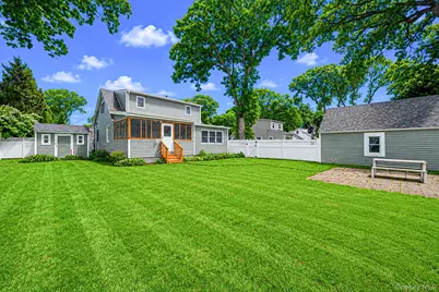 1905 Park Avenue, East Meadow, NY 11554 - Photo 8