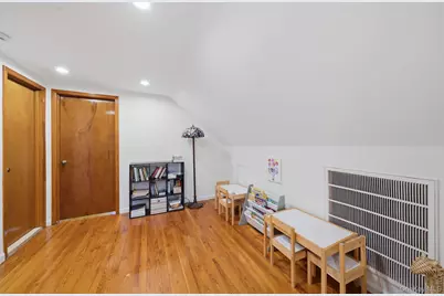 1905 Park Avenue, East Meadow, NY 11554 - Photo 24