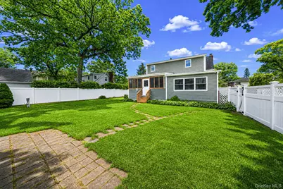 1905 Park Avenue, East Meadow, NY 11554 - Photo 6