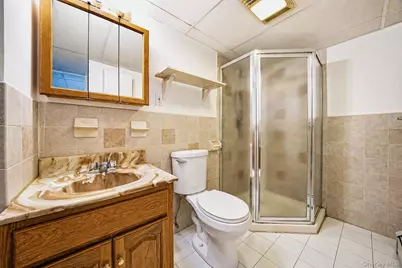 1905 Park Avenue, East Meadow, NY 11554 - Photo 32