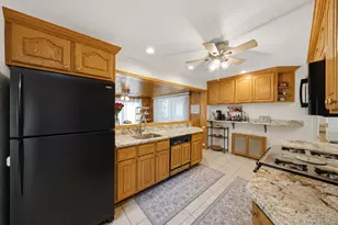 1905 Park Ave, East Meadow, NY 11554 - Photo 14