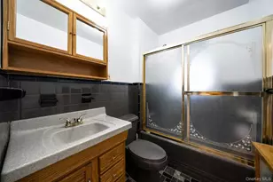 1905 Park Ave, East Meadow, NY 11554 - Photo 20