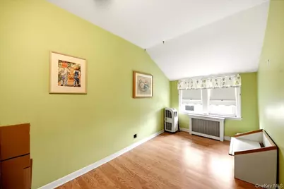1843 Yates Avenue, Bronx, NY 10461 - Photo 16