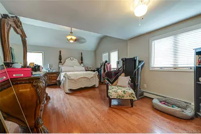 4 Country Greens Drive, Holtsville, NY 11742 - Photo 16
